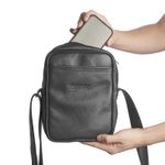 Bolsa-Pegada-em-Couro-Preto-BO008766-01--5-