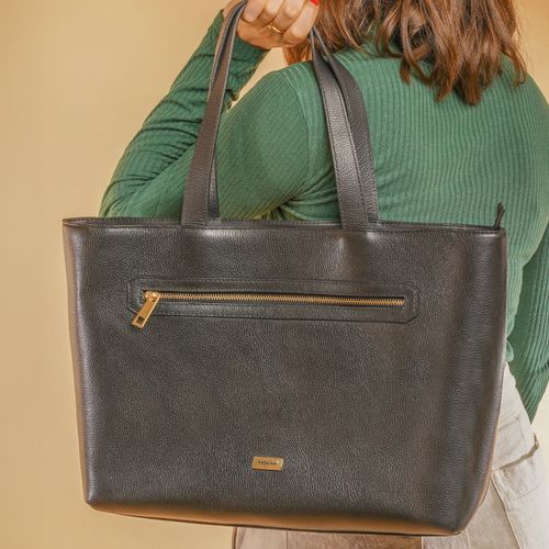 Bolsa Pegada Shopping em Couro Preto Grande BO210006-01