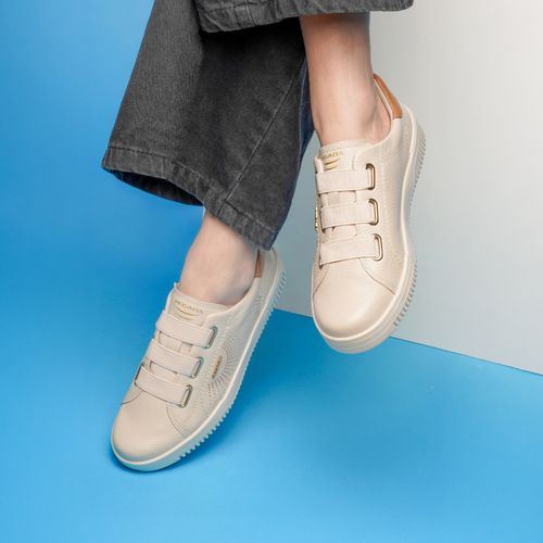 Tênis Pegada Feminino em Couro Off White 211802-02