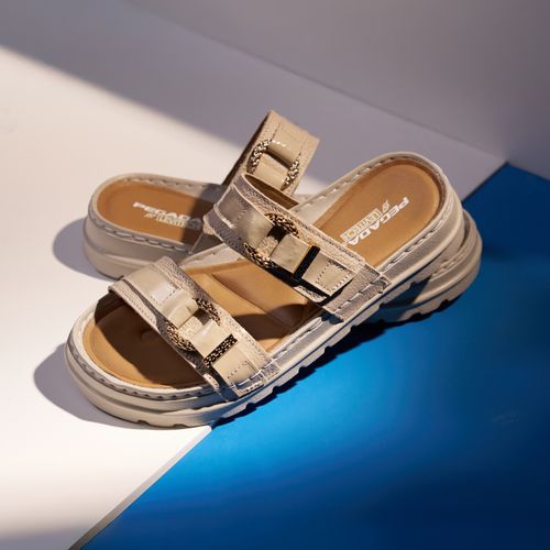 Chinelo Pegada Feminino em Couro Off White 234703-01