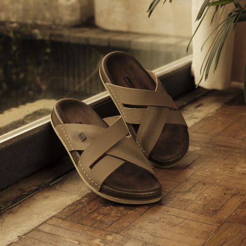 Chinelo Pegada Masculino em Couro Areia 134803-04